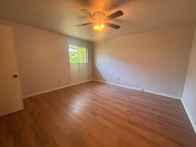 Building Photo - 5618 B St