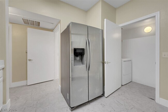 Building Photo - 45 Maleena Mesa St