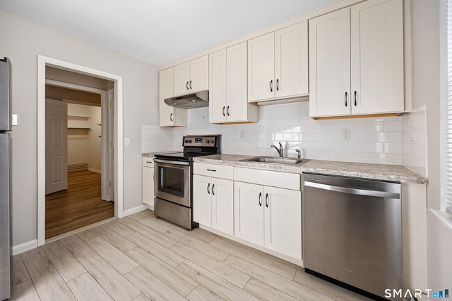 Building Photo - 63 Creamery Rd