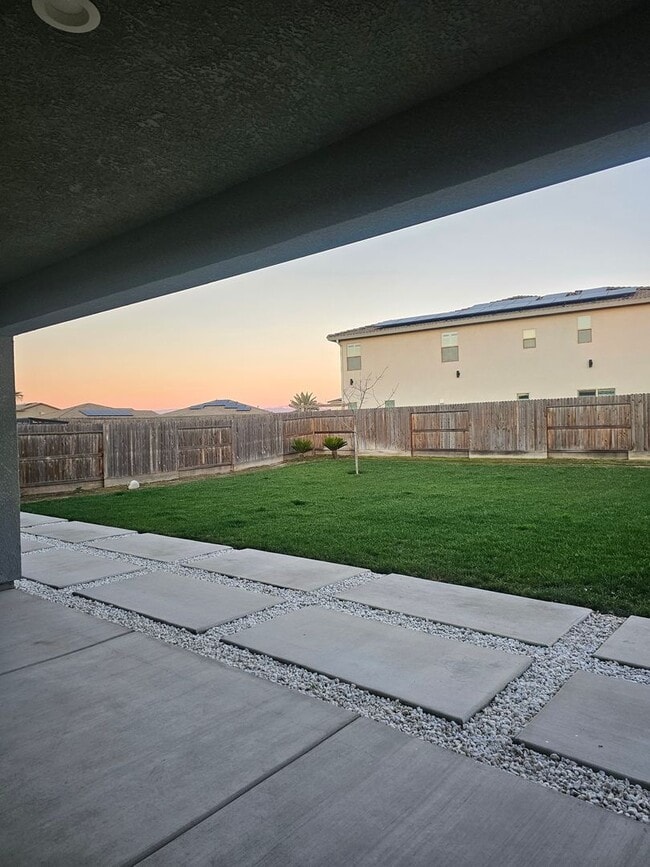 Building Photo - Beautiful Home in Gated Community