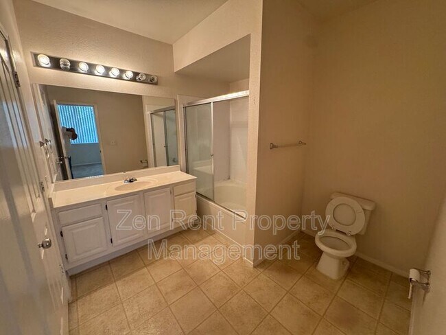 Building Photo - 16013 S Desert Foothills Pkwy