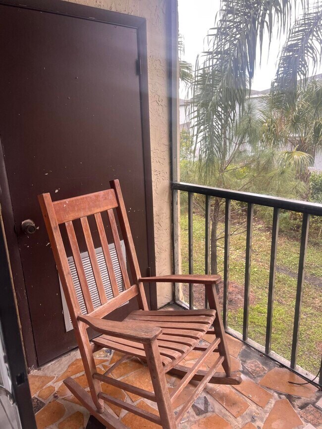 Building Photo - 7149 Golf Colony Ct