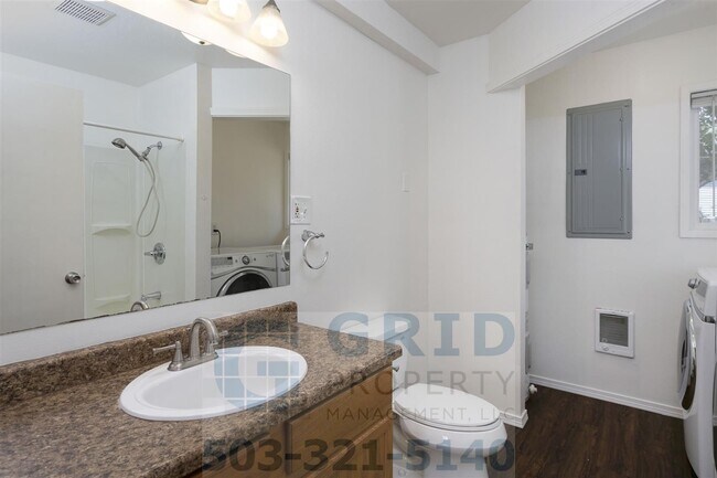 Building Photo - GPM639 - 2801-2803 SE 125th Avenue (T1)