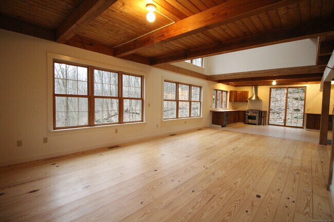 Building Photo - 38 W Mountain Ln