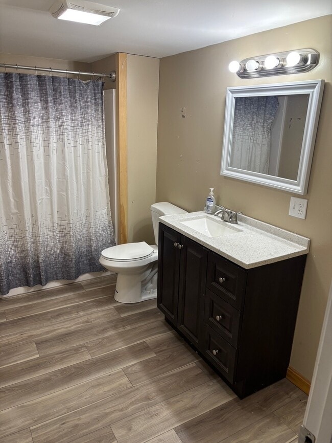 Building Photo - Hinckley Rd