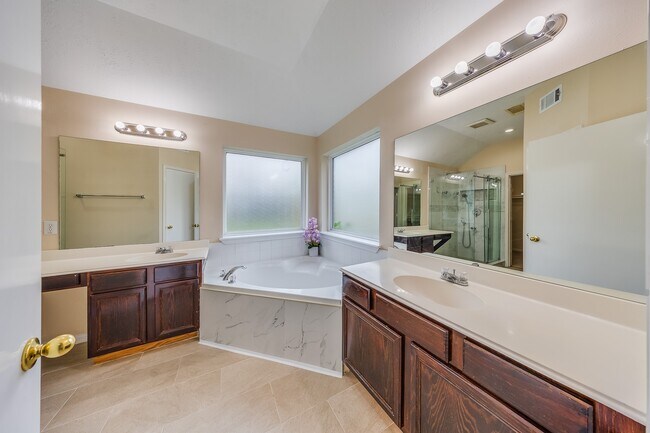 Building Photo - 6515 Autumn Thistle Dr