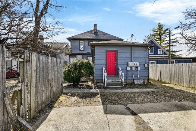 Building Photo - 4114 1/2 E Washington Street - $850/mo.