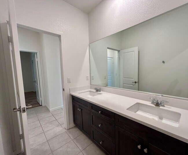 Building Photo - 40082 Catania Ct