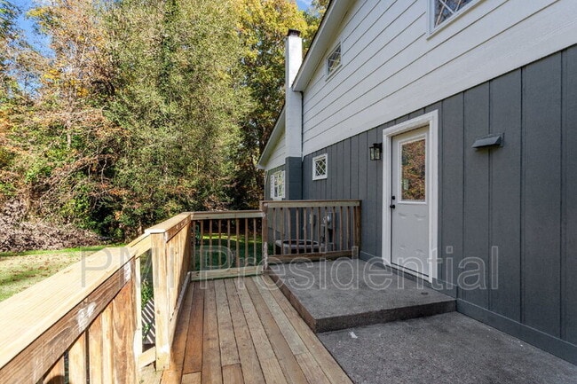 Building Photo - 4560 E Williamsburg Rd