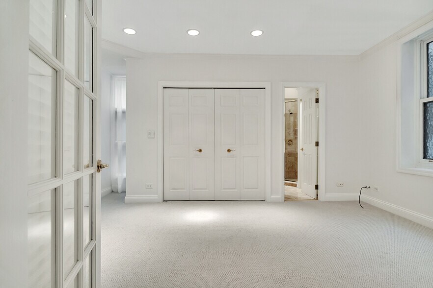 Primary Bedroom (4) - Closet & Bathroom - 1228 N Dearborn St