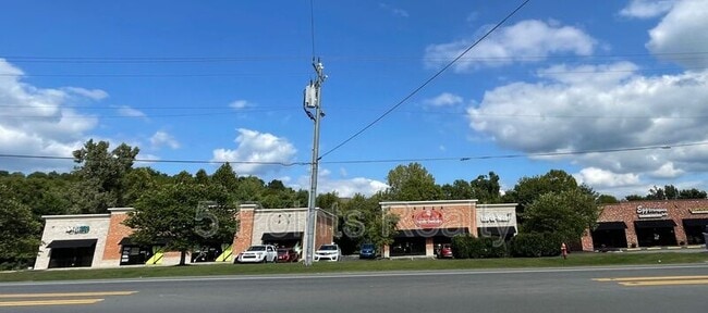 Building Photo - 934 Governor's Ct.