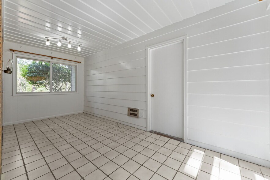 Building Photo - 1055 Inverness Rd