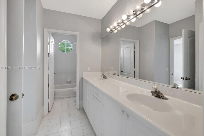 Building Photo - 14443 SW 12th Ln