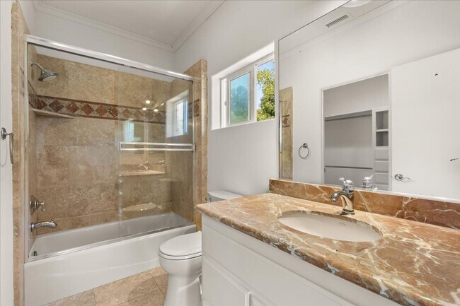 Building Photo - Vista Panoramic View 6 Bedroom 4.5 Bathroom Home for Rent