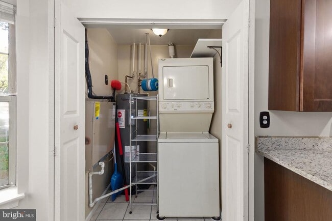 Building Photo - 203 Star Pointe Ct