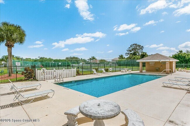 Building Photo - 3865 La Flor Dr