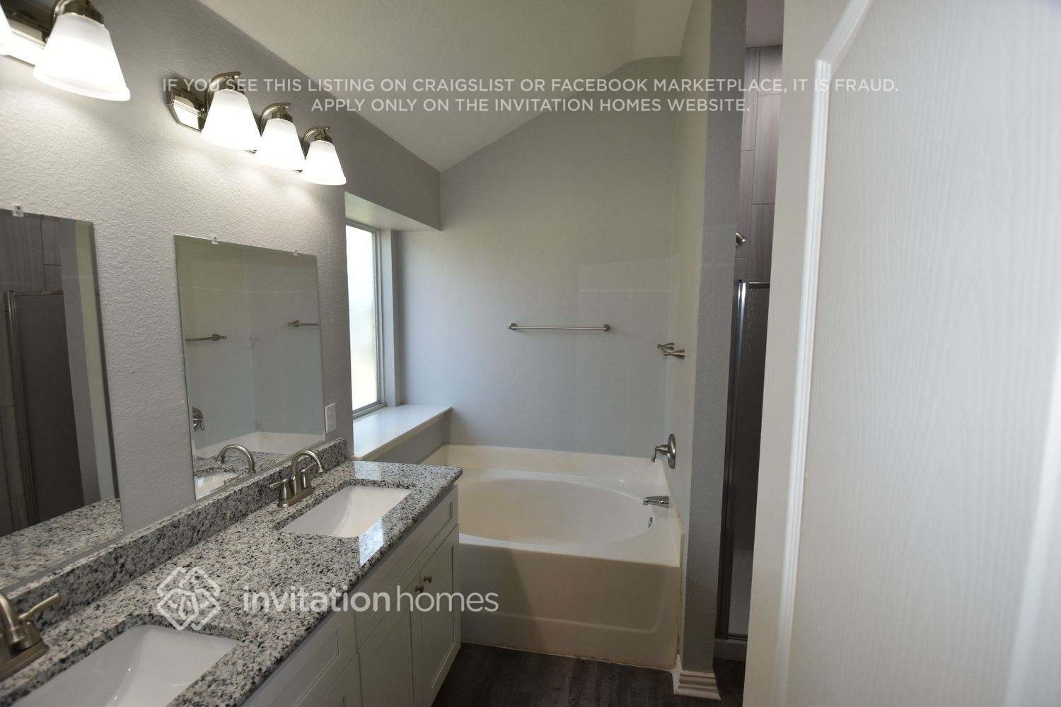Building Photo - 1249 Old Oak Dr
