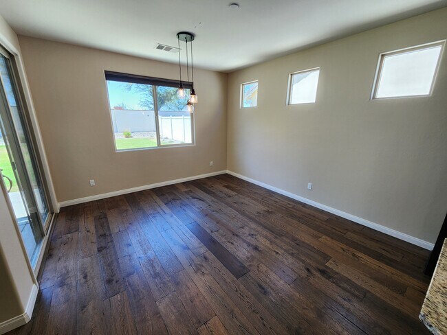 Building Photo - 2611 Barrowby St