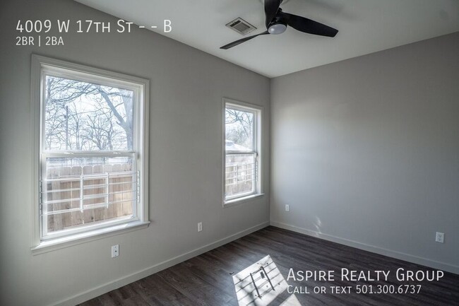 Building Photo - Modern, Updated 2 Bedroom Duplex