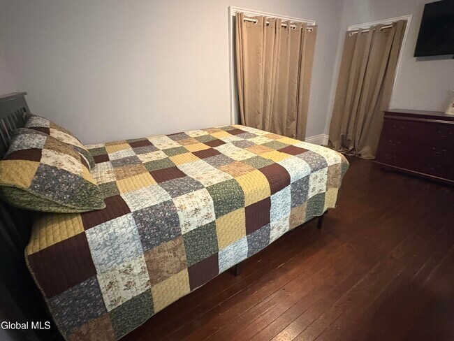 Building Photo - 260 Clark Rd