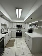 Primary Photo - 5825 Collins Ave
