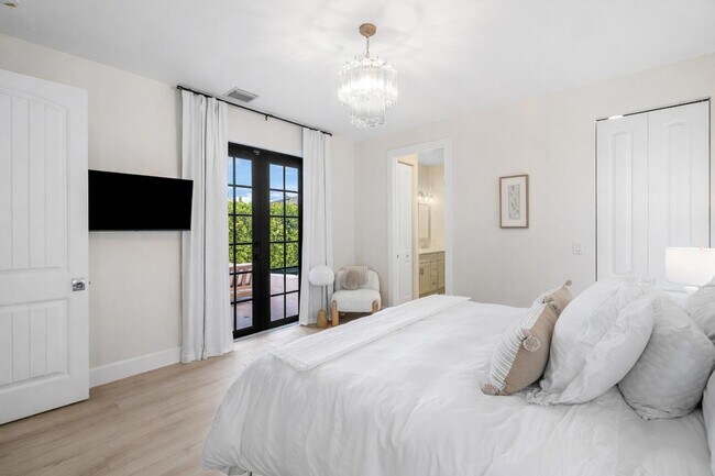 Building Photo - 7606 S Olive Ave