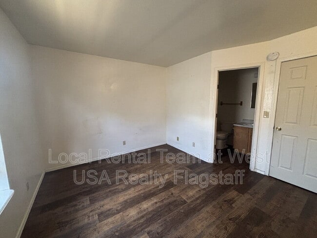 Building Photo - 625 S Fountaine St