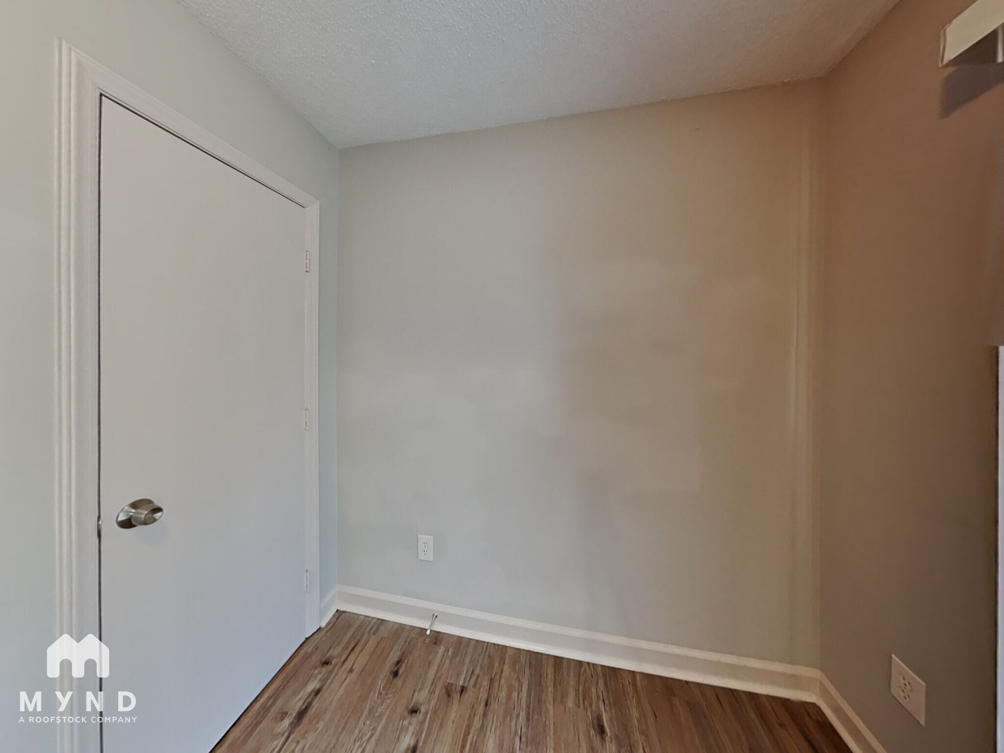 Building Photo - 2241 Thornfield Rd