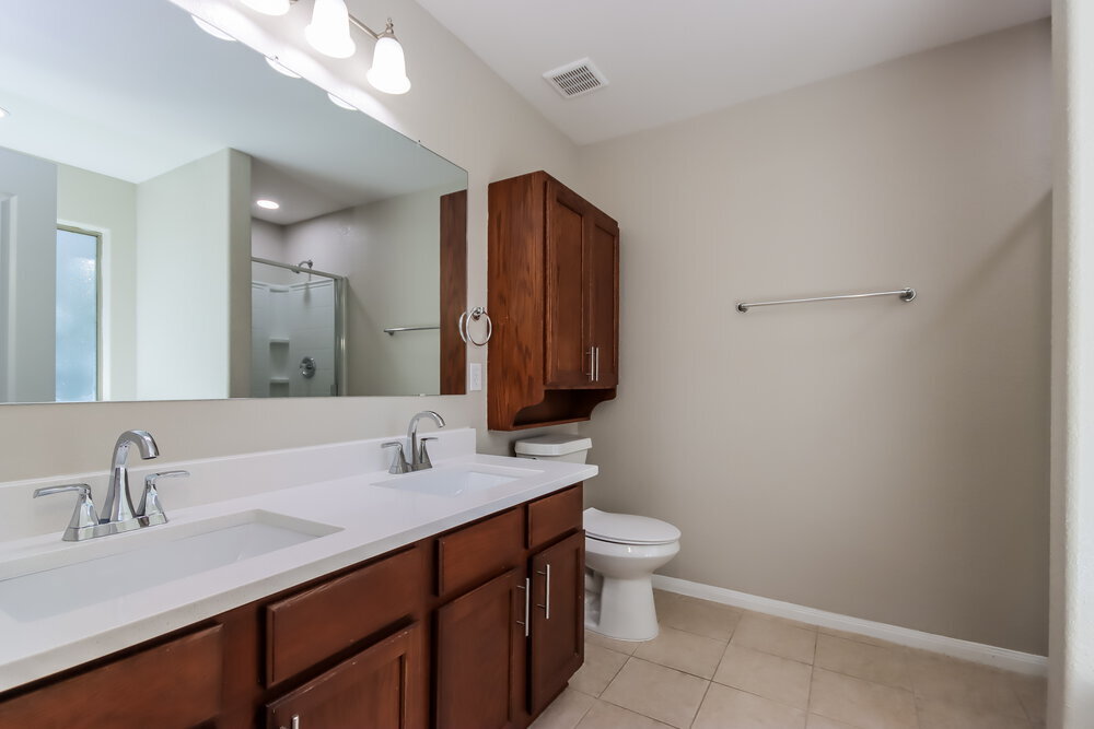 Building Photo - 2717 Sandberry Dr