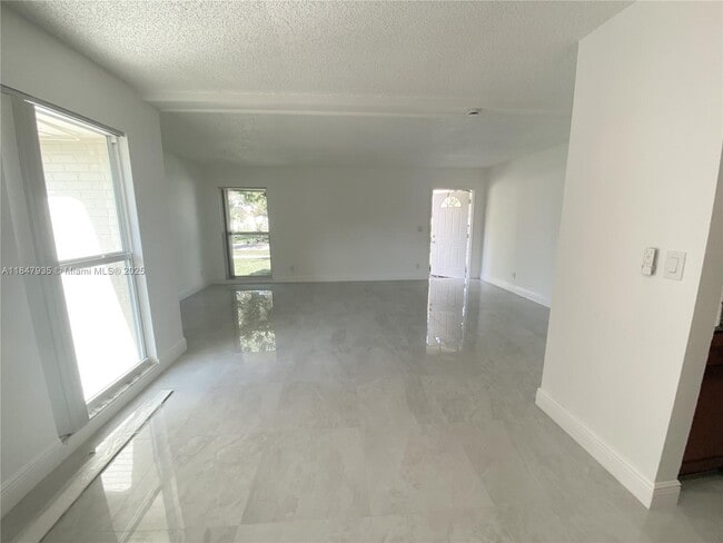 Building Photo - 7805 NW 67th Ave