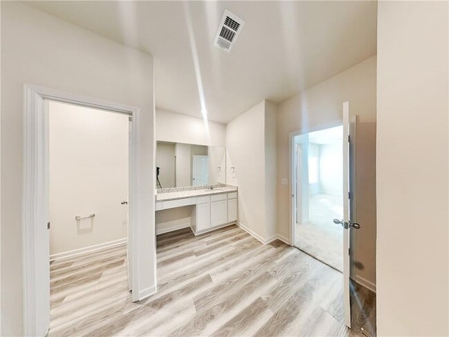 Building Photo - 1150 Amada Dr