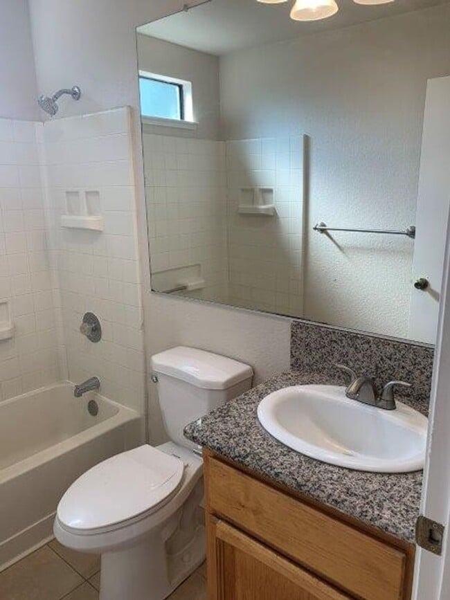 Building Photo - 8228 Bluehaven Ct