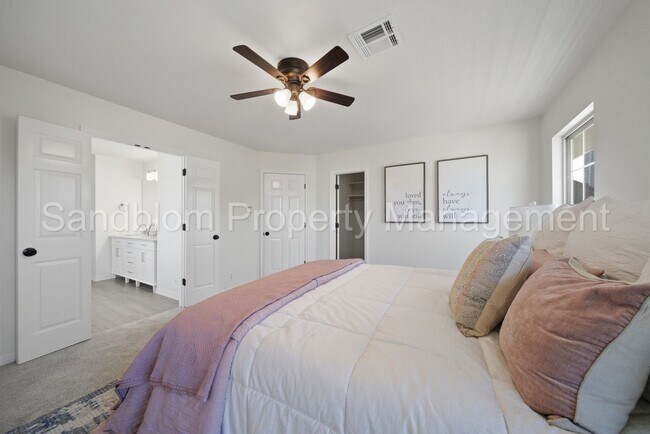 Building Photo - For Lease | Jenks | Available Now!