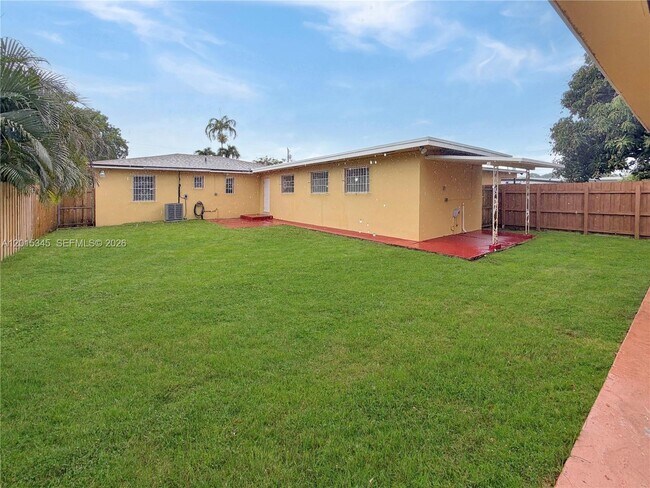 Building Photo - 111 SW 67th Ct