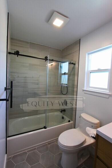 3506 - 3506 Suter St