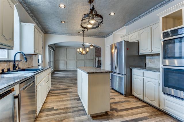 Building Photo - 1302 Lombardy Way
