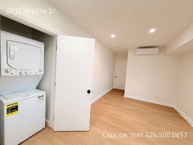 Building Photo - 2812 W 46th St