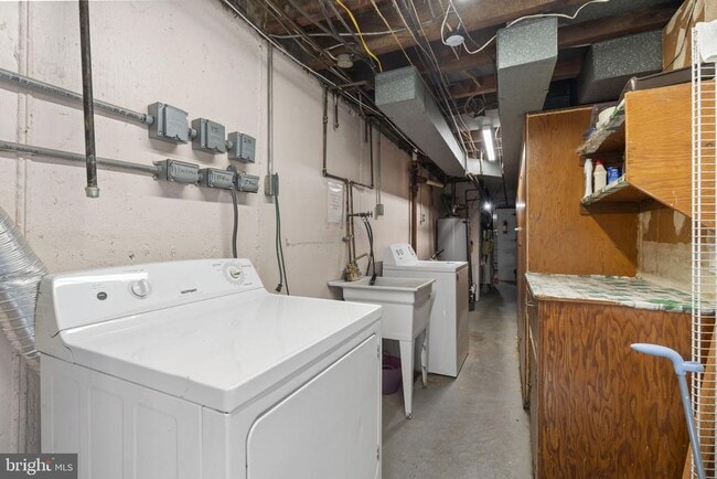 Building Photo - 4068 Balwynne Park Rd