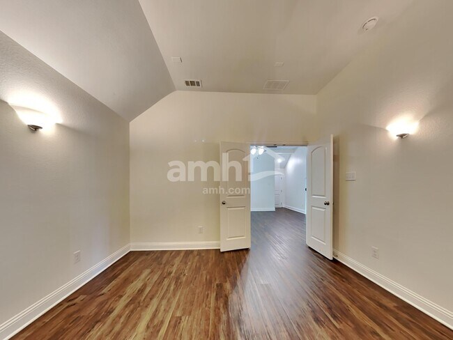 Building Photo - 1802 Bertino Way