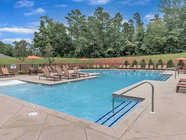 Building Photo - 1565 W Farmville Rd