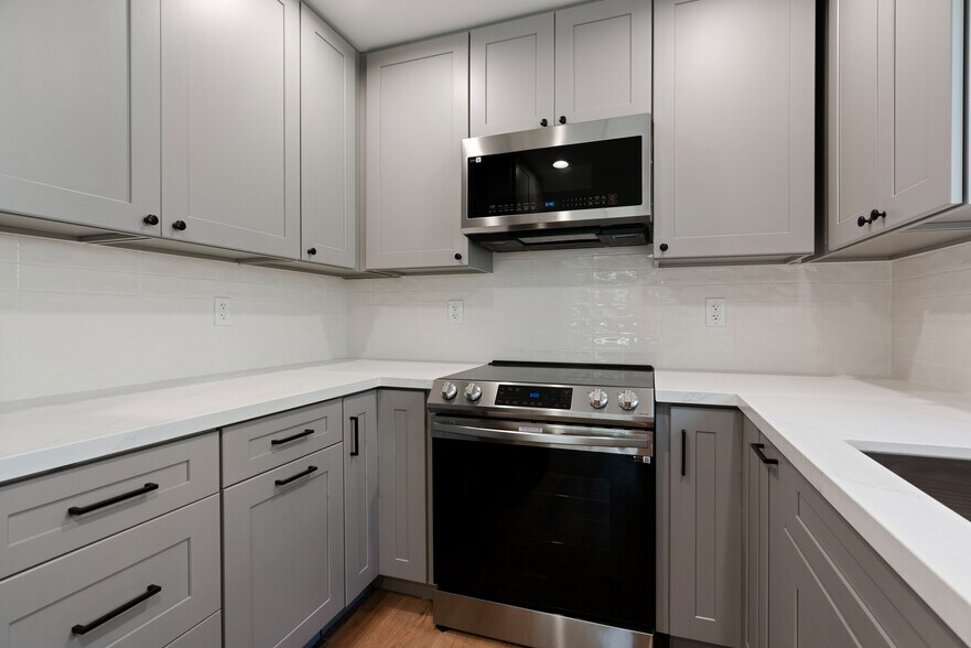 Building Photo - 2447 29th St