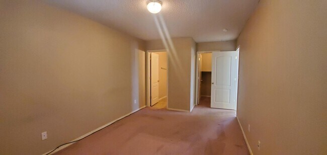 Building Photo - 3408 Blue Earth Ln