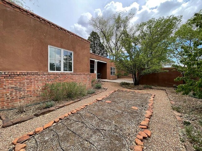 Building Photo - 1201 Escalante St