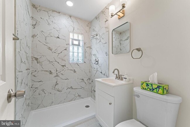 Building Photo - 7407 Kelvin Pl