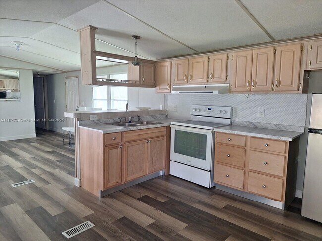 Building Photo - 35303 SW 180th Ave