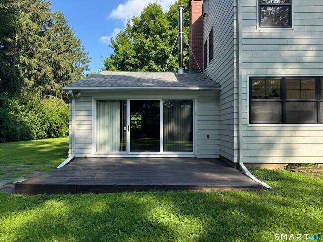 Building Photo - 79 Meadow Wood Rd
