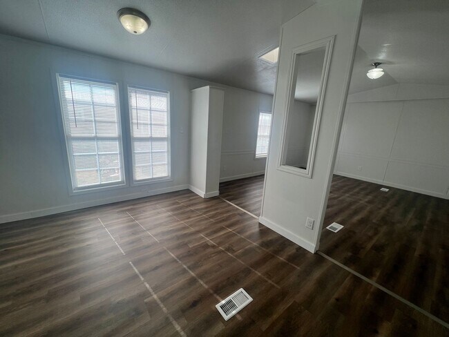 Building Photo - 3405 Cesar Chavez Dr