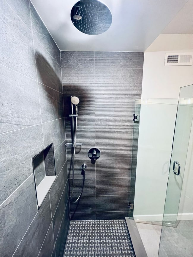 Building Photo - 1421 N Franklin St