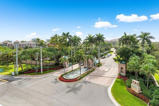Building Photo - 495 E Royal Palm Rd