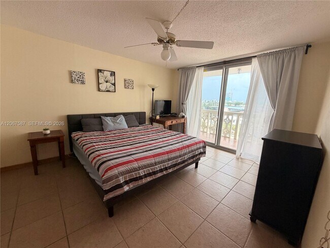 Building Photo - 1825 S Ocean Dr
